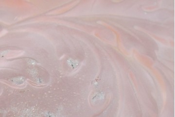 アンティーク照明　イギリス　花模様のピンクガラスが可憐な吊り下げ照明　(R-088914)