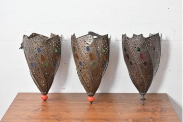 《引っ掛けシーリング式ペンダントライト加工費込み》　ヴィンテージ照明　モロッコ　繊細な透かし装飾を施した吊り下げ照明3個セット　(R-088917)