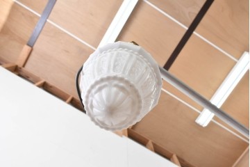 イギリスアンティーク　レリーフ(陽刻)の陰影が美しいペンダントライト　(R-088923)