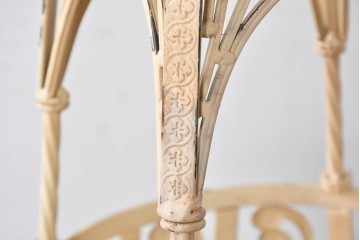 中古　アンティーク調　アイアンの装飾が優雅なハンギングプランター　(R-088927)