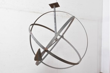 ヴィンテージ雑貨　天球儀モチーフのアイアンオブジェ　(R-088930)