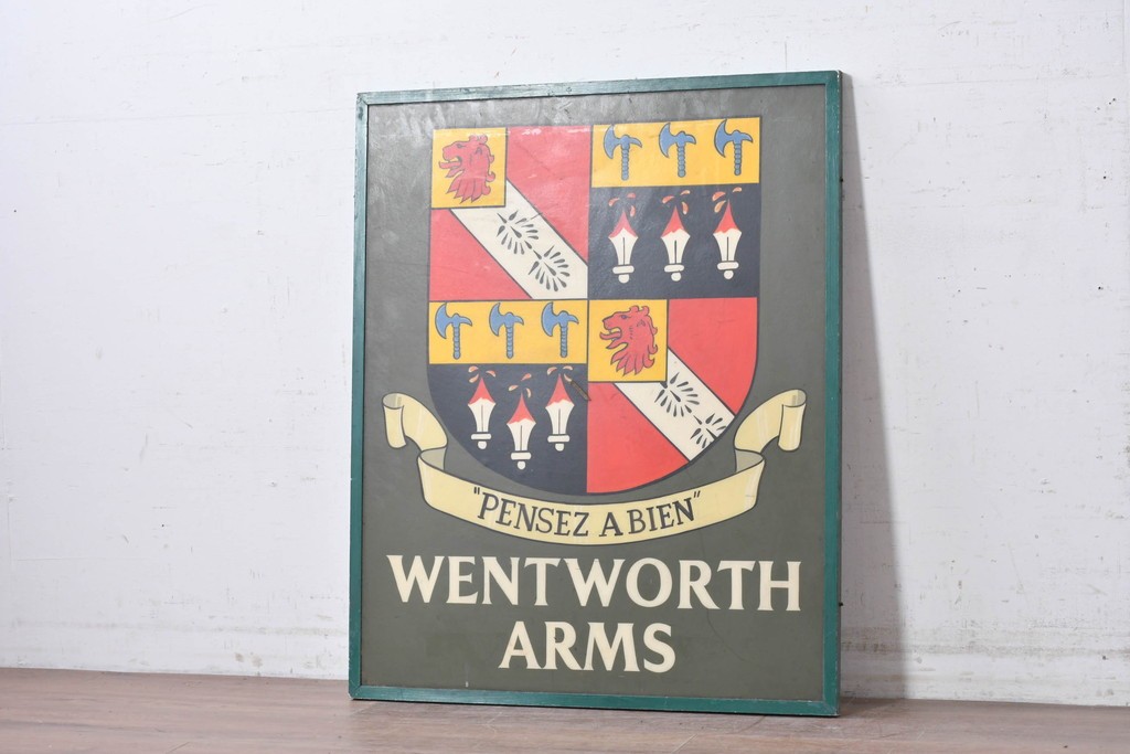 イギリスヴィンテージ　WENTWORTH ARMS(ウェントワース・アームズ)　紋章デザインのパブサイン　(R-088938)