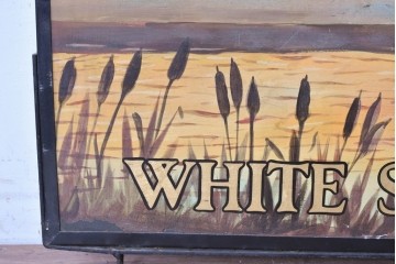 WHITE SWAN 夕焼け空と水辺を飛ぶ白鳥デザインの看板 (R-088939)