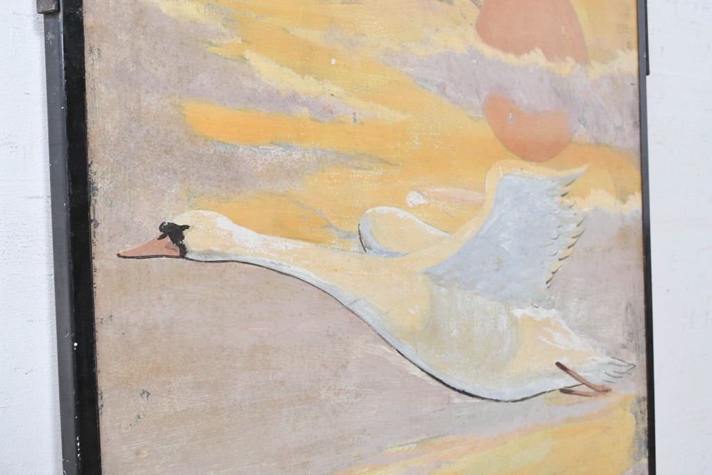 WHITE SWAN 夕焼け空と水辺を飛ぶ白鳥デザインの看板 (R-088939)