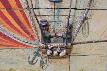 イギリスアンティーク　希少　著名工房作品　英国伝統サインペイント　気球の立体装飾が目を引くウォールアート　(R-088940)