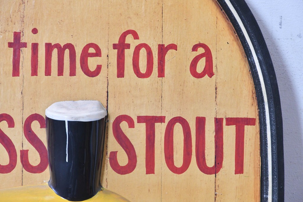 イギリスアンティーク　希少　著名工房作品　英国伝統サインペイント　GUINNESS(ギネス)　オオハシとロゴが目を引く立体ウォールサイン　(R-088941)