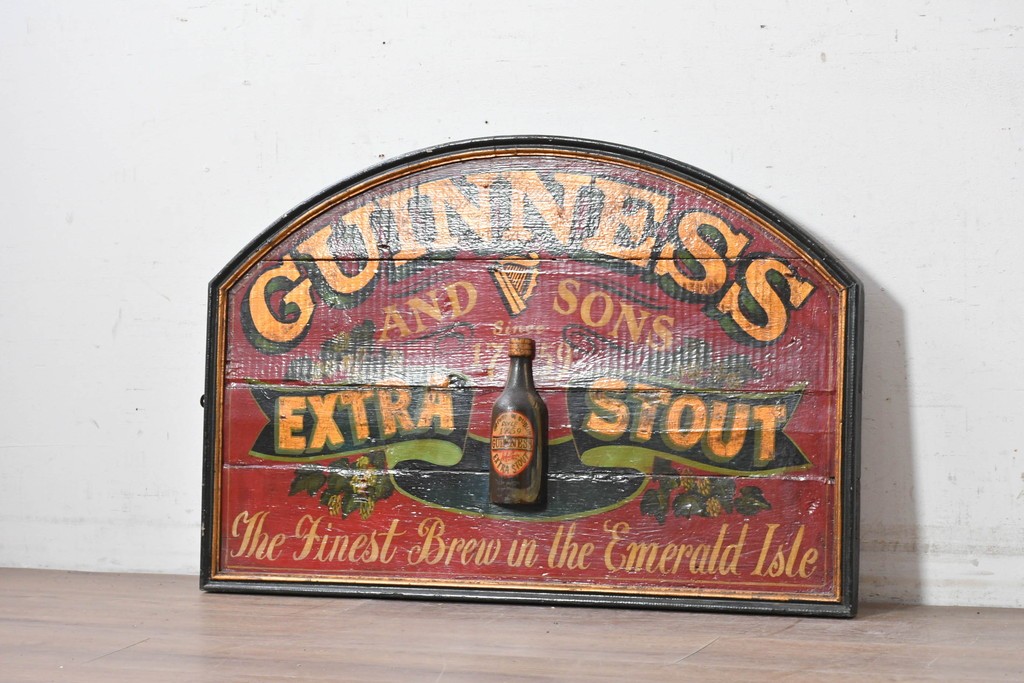 イギリスアンティーク　希少　著名工房作品　英国伝統サインペイント　GUINNESS(ギネス)　深みのある赤色が目を引く立体パブサイン　(R-088943)