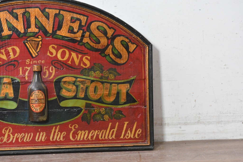 イギリスアンティーク　希少　著名工房作品　英国伝統サインペイント　GUINNESS(ギネス)　深みのある赤色が目を引く立体パブサイン　(R-088943)