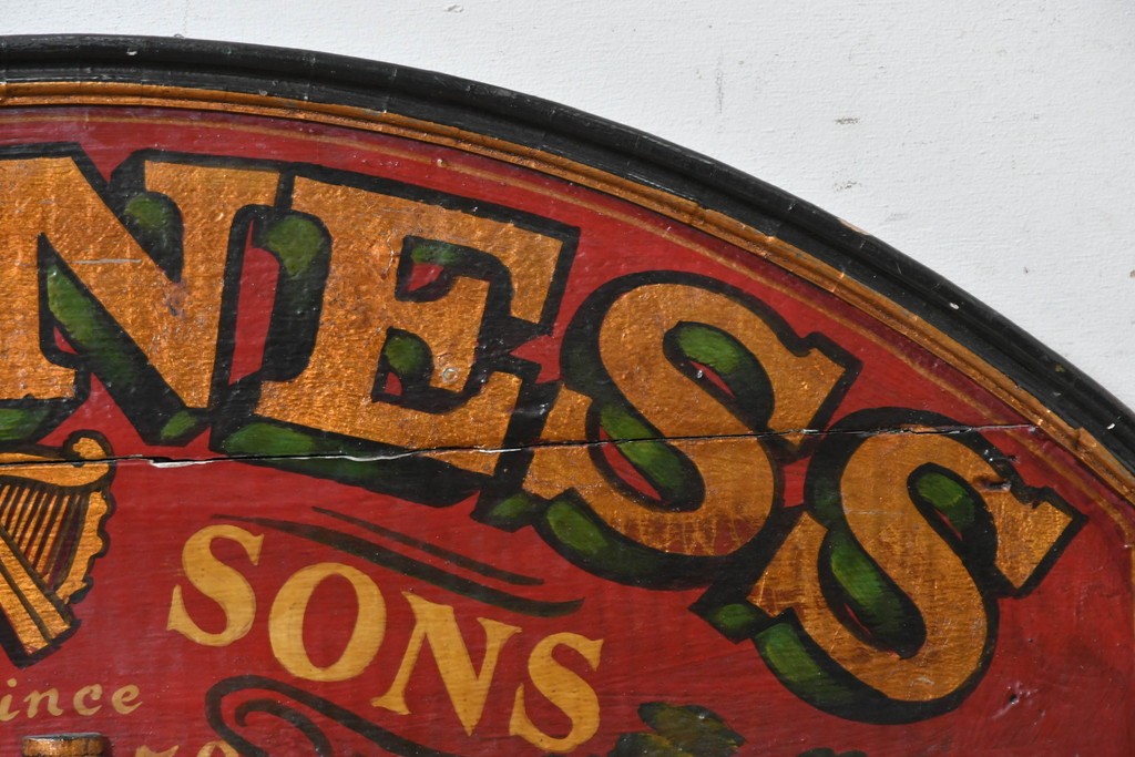 イギリスアンティーク　希少　著名工房作品　英国伝統サインペイント　GUINNESS(ギネス)　深みのある赤色が目を引く立体パブサイン　(R-088943)