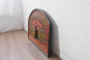 イギリスアンティーク　希少　著名工房作品　英国伝統サインペイント　GUINNESS(ギネス)　深みのある赤色が目を引く立体パブサイン　(R-088943)