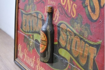 イギリスアンティーク　希少　著名工房作品　英国伝統サインペイント　GUINNESS(ギネス)　深みのある赤色が目を引く立体パブサイン　(R-088943)
