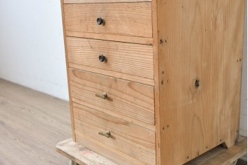 和製アンティーク　昭和初期　引き出し13段　ナチュラルな木味のサイドチェスト　(R-088952)