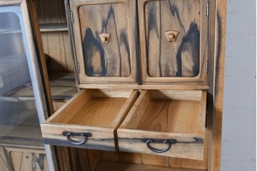 和製ヴィンテージ　昭和中期　無垢材　職人の手仕事が光る黒柿材と欅材の茶箪笥　(R-088954)