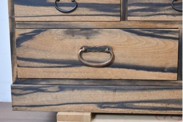 和製ヴィンテージ　昭和中期　無垢材　職人の手仕事が光る黒柿材と欅材の茶箪笥　(R-088954)