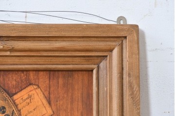 イギリスヴィンテージ　アンティーク調　食器棚の中を覗き込んだようなだまし絵額装　(R-088958)
