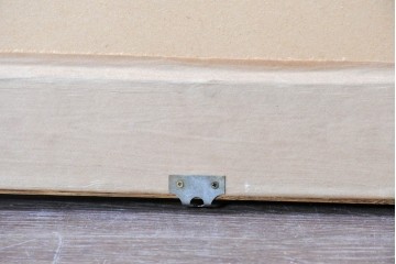 イギリスヴィンテージ　アンティーク調　食器棚の中を覗き込んだようなだまし絵額装　(R-088958)