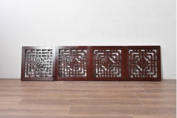 中古建具　中国　美品　タモ材　幾何学模様が美しい中国格子パネル4枚セット　(R-088961)
