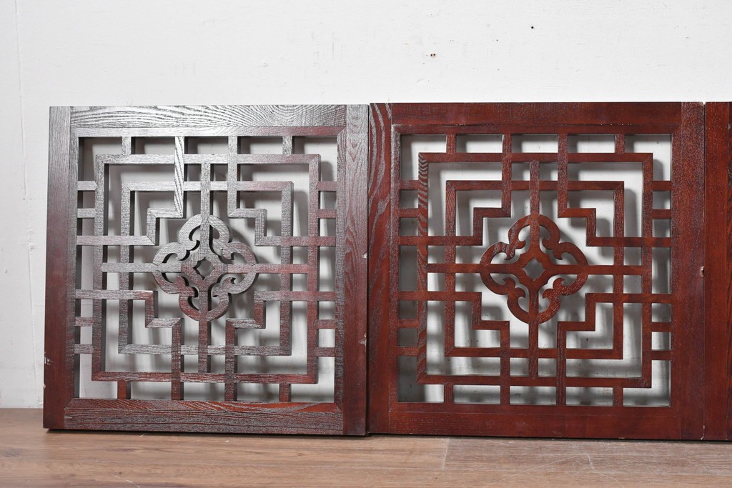中古建具　中国　美品　タモ材　幾何学模様が美しい中国格子パネル4枚セット　(R-088961)