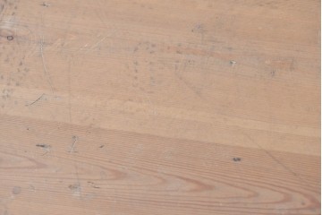 中古　希少な廃番品　THE PENNY WISE(ザ・ペニーワイズ)　パイン材　挽物脚がクラシカルなラウンドテーブル　(R-088965)