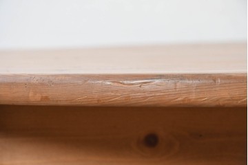 中古　希少な廃番品　THE PENNY WISE(ザ・ペニーワイズ)　パイン材　挽物脚がクラシカルなラウンドテーブル　(R-088965)