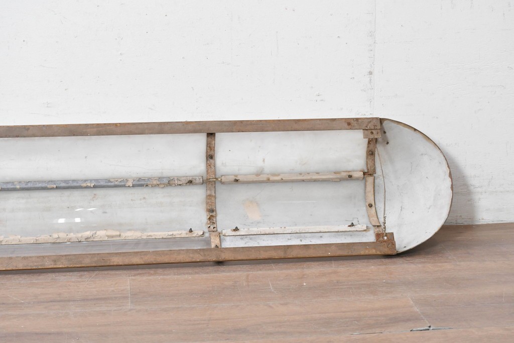 【簡易リペア限定品】　特大!!　幅1750mm　圧倒的な存在感を放つ無骨なフレームデザインの照明カバー　(R-088966)