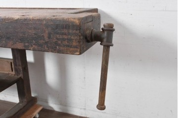 【簡易リペア限定品】　イギリスアンティーク　使い込まれた風合いが魅力的な家具工房の大きなワークベンチ　(R-088969)