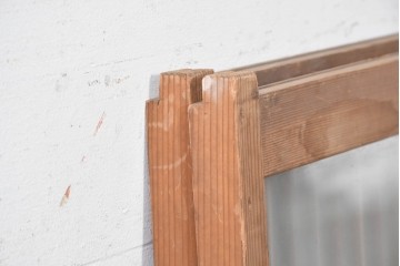 ヴィンテージ建具　昭和後期　繊細な格子が美しい片面ガラスの書院窓2枚セット　(R-088972)