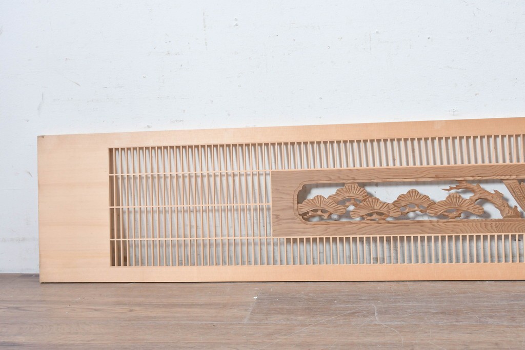 ヴィンテージ建具　昭和後期　鶴と松の彫刻が入った組子欄間1枚　(R-088975)