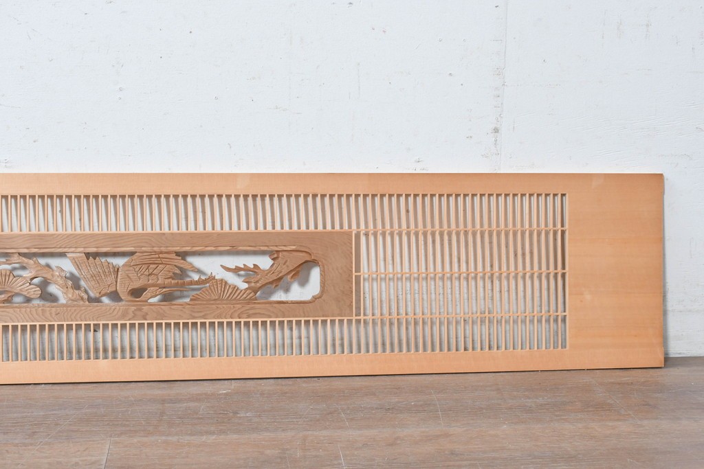 ヴィンテージ建具　昭和後期　鶴と松の彫刻が入った組子欄間1枚　(R-088975)
