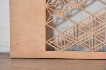 ヴィンテージ建具　昭和後期　麻の葉文様を取り入れた幾何学模様の組子欄間1枚　(R-088977)