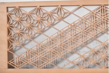 ヴィンテージ建具　昭和後期　麻の葉文様を取り入れた幾何学模様の組子欄間1枚　(R-088977)