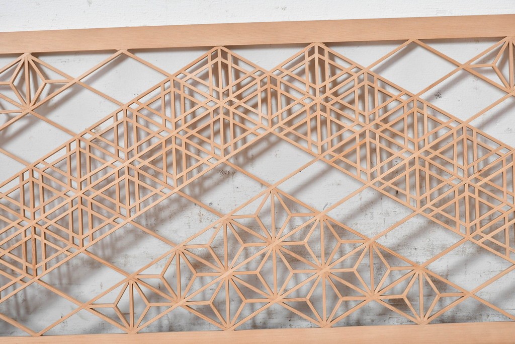ヴィンテージ建具　昭和後期　麻の葉文様を取り入れた幾何学模様の組子欄間1枚　(R-088977)