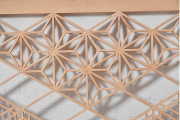 ヴィンテージ建具　昭和後期　麻の葉文様を取り入れた幾何学模様の組子欄間1枚　(R-088977)