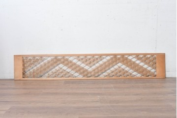 ヴィンテージ建具　昭和後期　麻の葉文様を取り入れた幾何学模様の組子欄間1枚　(R-088977)