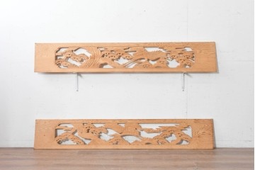 ヴィンテージ建具　昭和後期　鶴松図の彫刻があしらわれた彫刻欄間2枚セット　(R-088978)