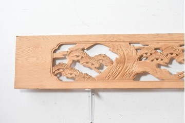 ヴィンテージ建具　昭和後期　鶴松図の彫刻があしらわれた彫刻欄間2枚セット　(R-088978)