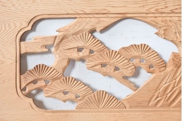 ヴィンテージ建具　昭和後期　鶴松図の彫刻があしらわれた彫刻欄間2枚セット　(R-088978)