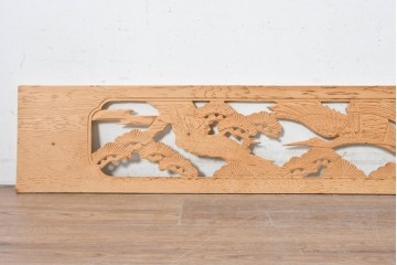 ヴィンテージ建具　昭和後期　鶴松図の彫刻があしらわれた彫刻欄間2枚セット　(R-088978)