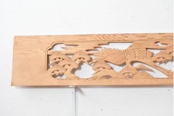 ヴィンテージ建具　昭和後期　鶴松図の彫刻があしらわれた彫刻欄間2枚セット　(R-088978)