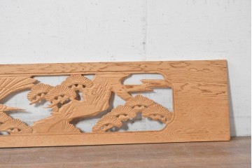 ヴィンテージ建具　昭和後期　鶴松図の彫刻があしらわれた彫刻欄間2枚セット　(R-088978)