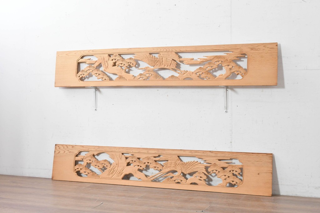 ヴィンテージ建具　昭和後期　鶴松図の彫刻があしらわれた彫刻欄間2枚セット　(R-088979)