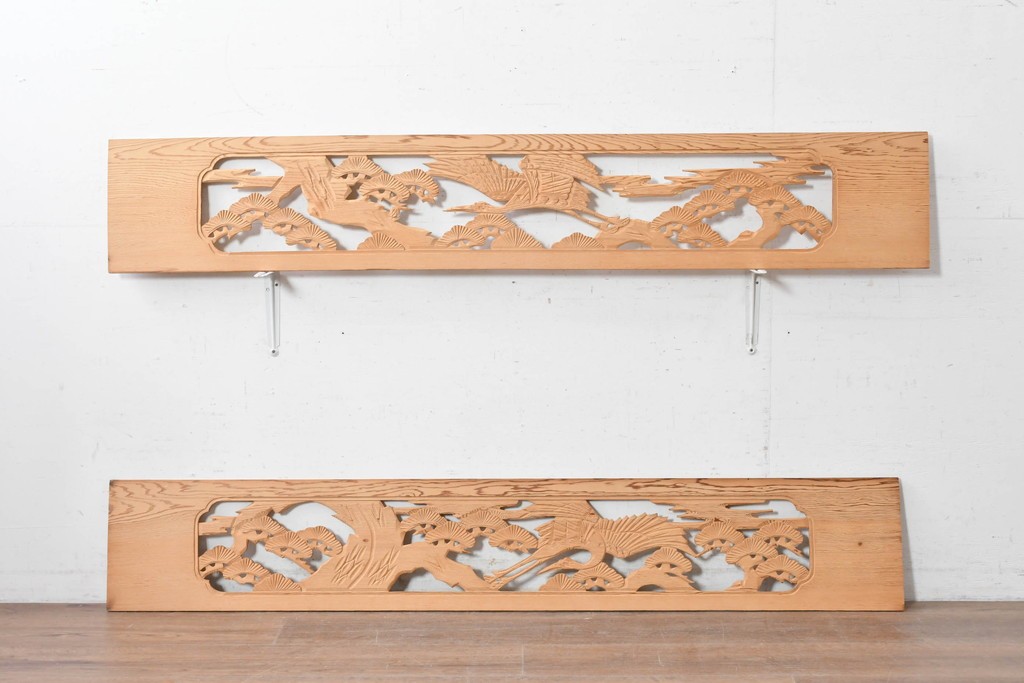 ヴィンテージ建具　昭和後期　鶴松図の彫刻があしらわれた彫刻欄間2枚セット　(R-088979)