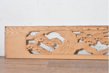 ヴィンテージ建具　昭和後期　鶴松図の彫刻があしらわれた彫刻欄間2枚セット　(R-088979)