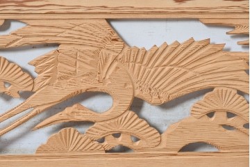 ヴィンテージ建具　昭和後期　鶴松図の彫刻があしらわれた彫刻欄間2枚セット　(R-088979)