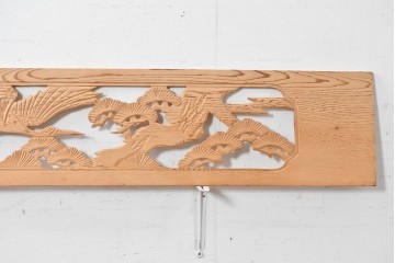 ヴィンテージ建具　昭和後期　鶴松図の彫刻があしらわれた彫刻欄間2枚セット　(R-088979)