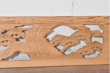 ヴィンテージ建具　昭和後期　鶴松図の彫刻があしらわれた彫刻欄間2枚セット　(R-088979)