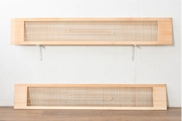 ヴィンテージ建具　昭和後期　整然と並ぶ格子に流れるような曲線が美しい筬欄間2枚セット　(R-088981)