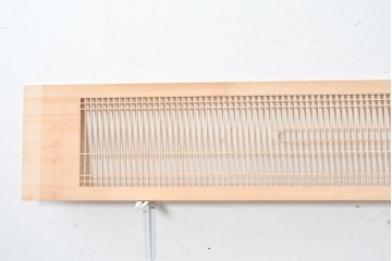 ヴィンテージ建具　昭和後期　整然と並ぶ格子に流れるような曲線が美しい筬欄間2枚セット　(R-088981)