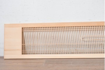 ヴィンテージ建具　昭和後期　整然と並ぶ格子に流れるような曲線が美しい筬欄間2枚セット　(R-088981)