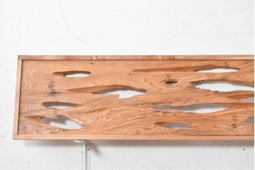 ヴィンテージ建具　昭和後期　屋久杉材　節穴を活かしたデザインが味わい深い欄間2枚セット　(R-088982)